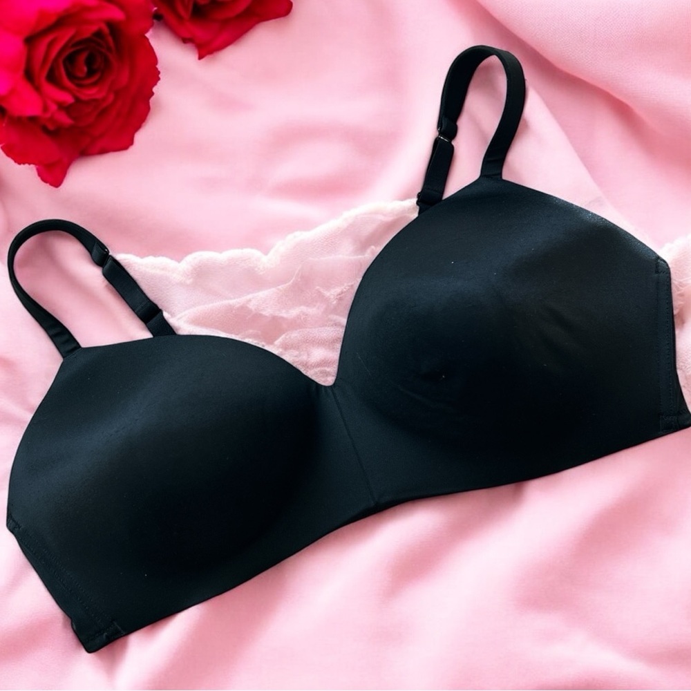 Cacique Lightly Lined T Shirt No Wire Adjustable Straps Black Bra 46DD